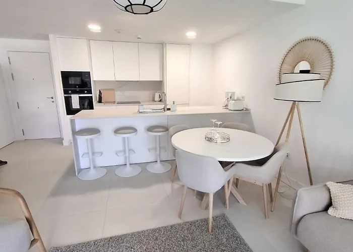 Happy Travel Lomas Higueron 2 *